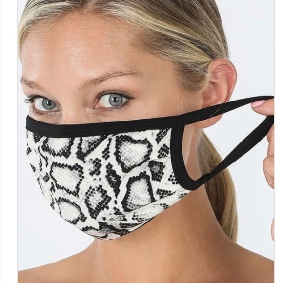 ❤️ 5 for $15 Zenana Snakeskin Print Cotton Face Mask - Picture 4 of 8